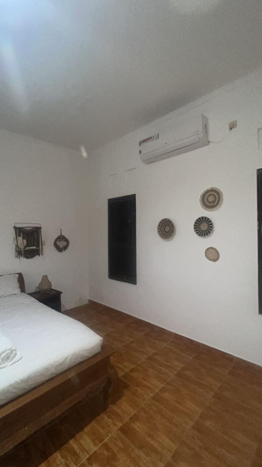 Bed, Bedroom, air conditioner