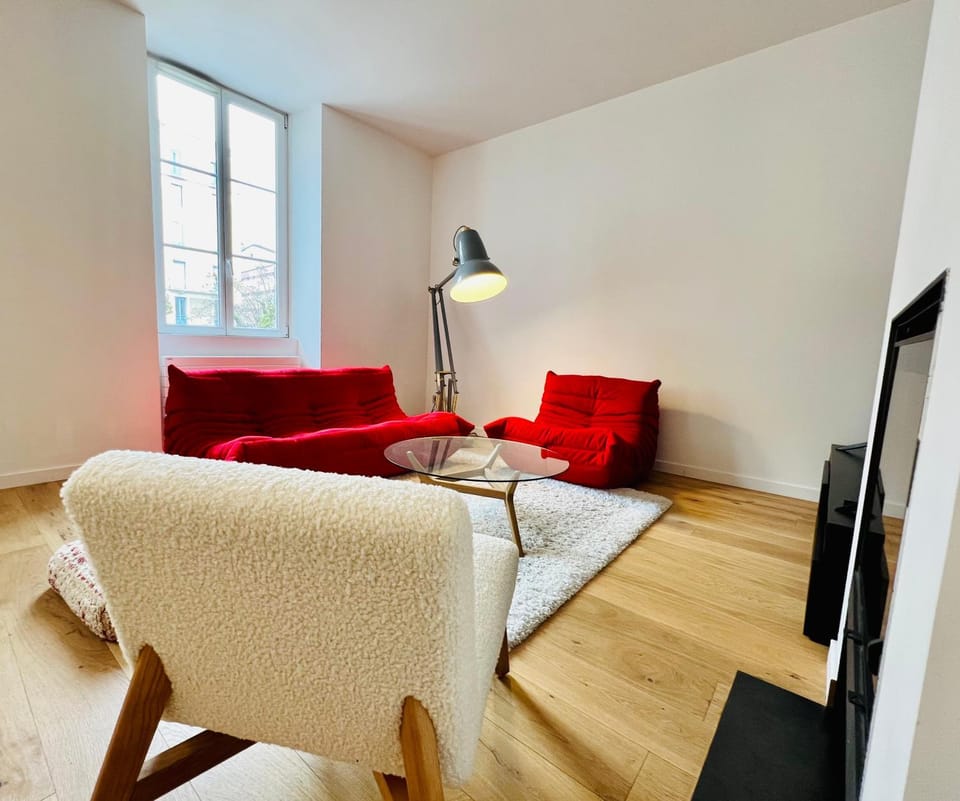 Communal lounge/ TV room, Living room, Seating area