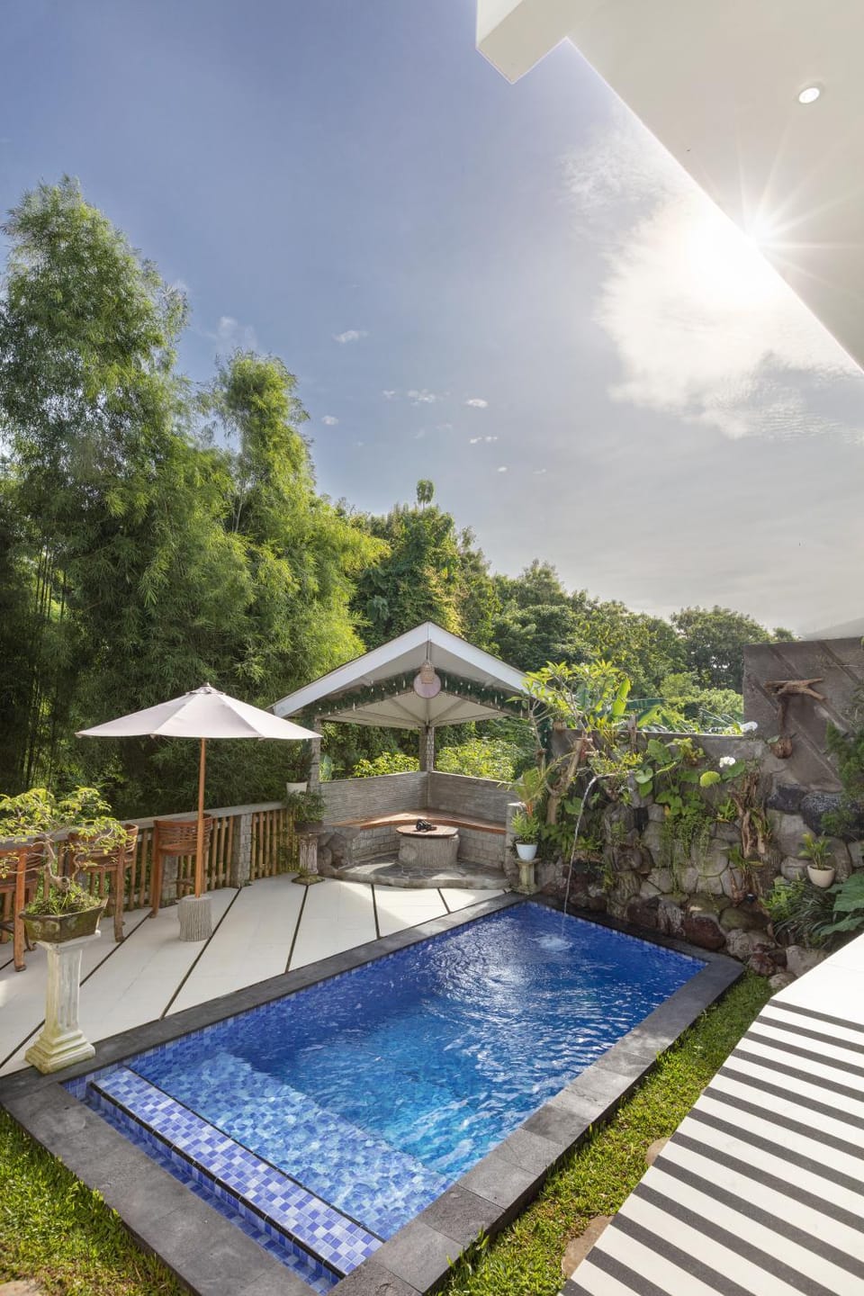 Property building, Patio, Swimming pool