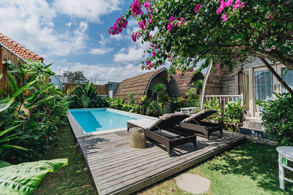 Garden view, Swimming pool, Swimming pool, sunbed