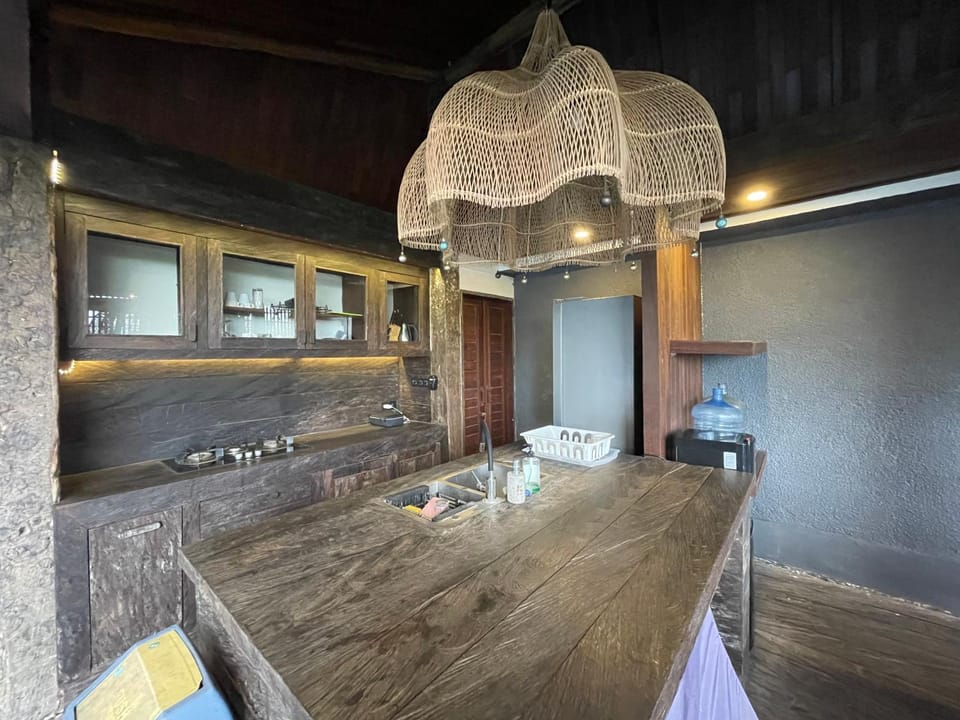 Villa Kayu Sungkai Villa in Kediri