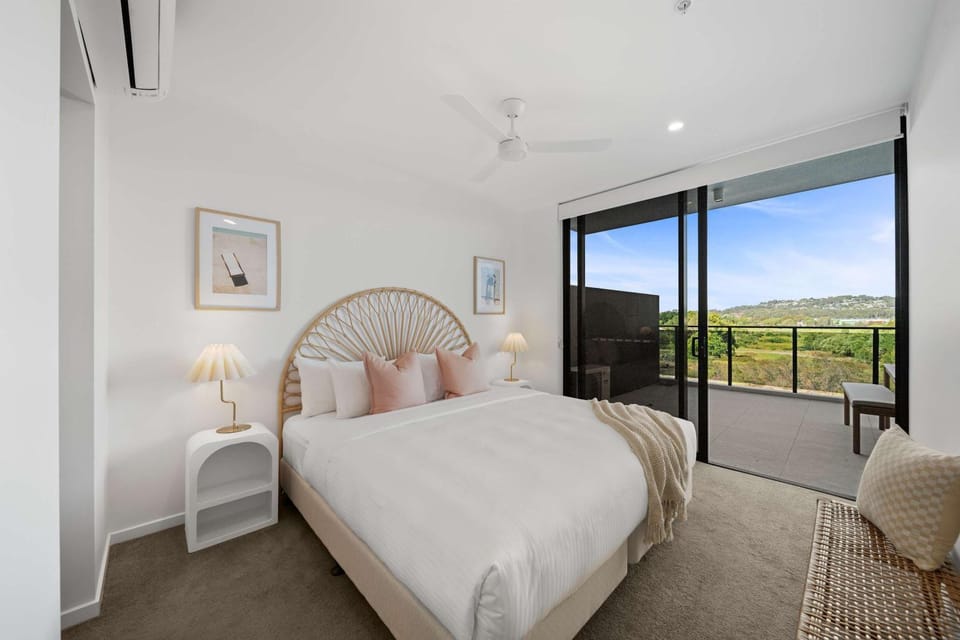 Bed, Balcony/Terrace, Photo of the whole room, Bedroom