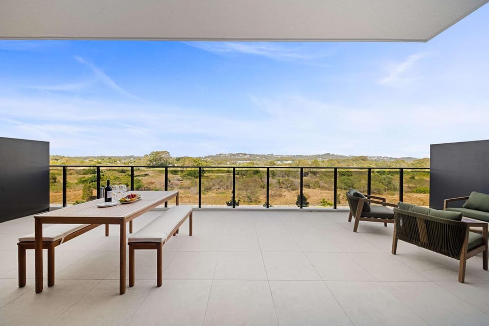 Patio, Natural landscape, View (from property/room), Balcony/Terrace, Seating area, Dining area