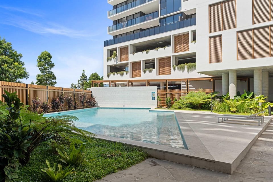 Property building, Garden, Garden view, Pool view, Swimming pool, sunbed