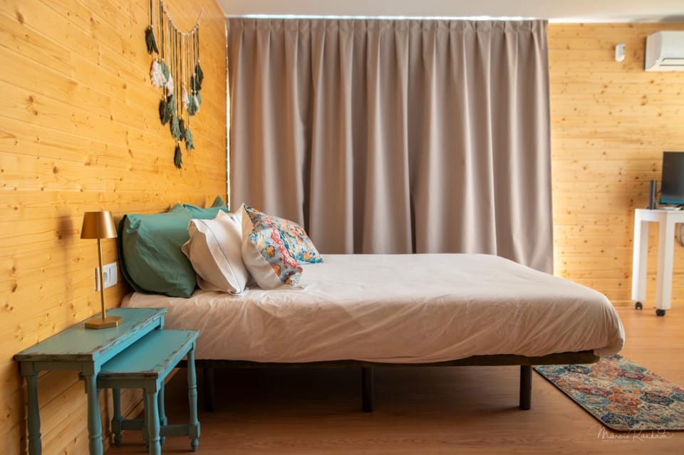 Bed, Photo of the whole room