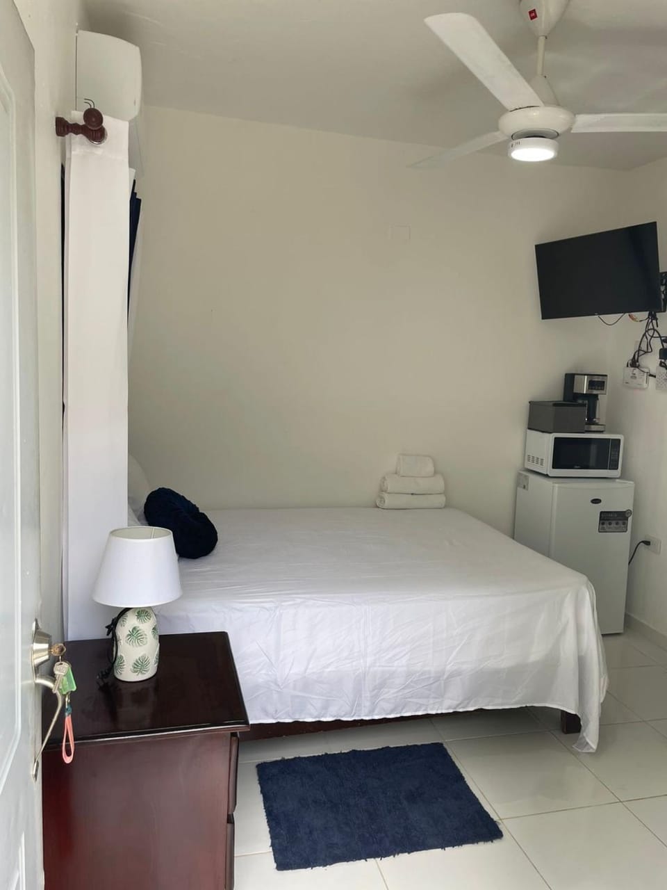 Bed, Bedroom, internet, microwave, air conditioner
