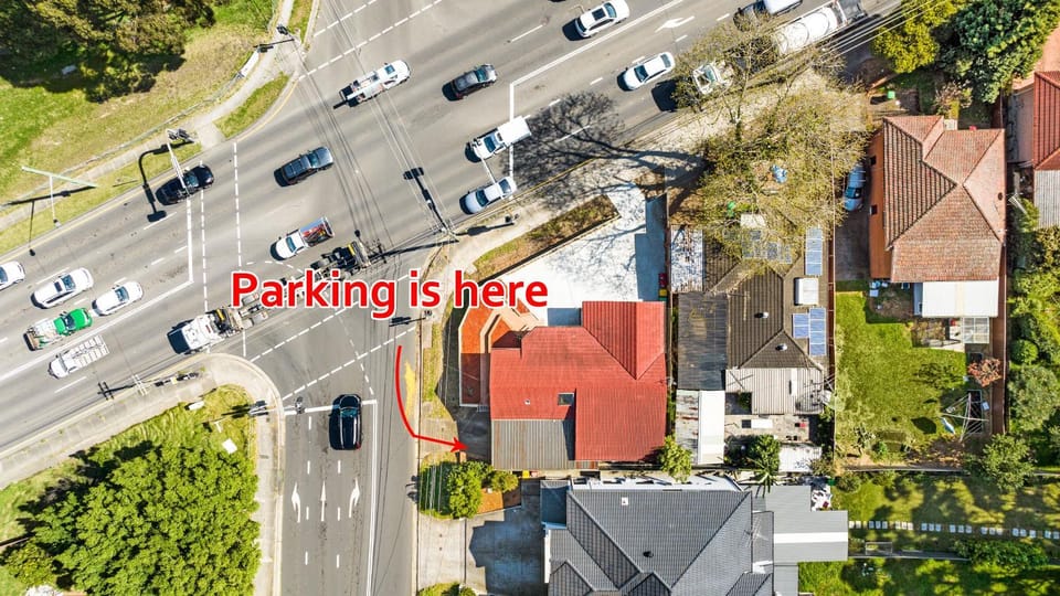 New 2 Bedroom House Close to Mall with Free Parking House in Sydney