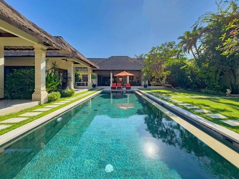 Spacious - Villa Santai - Central Seminyak Villa in Kuta