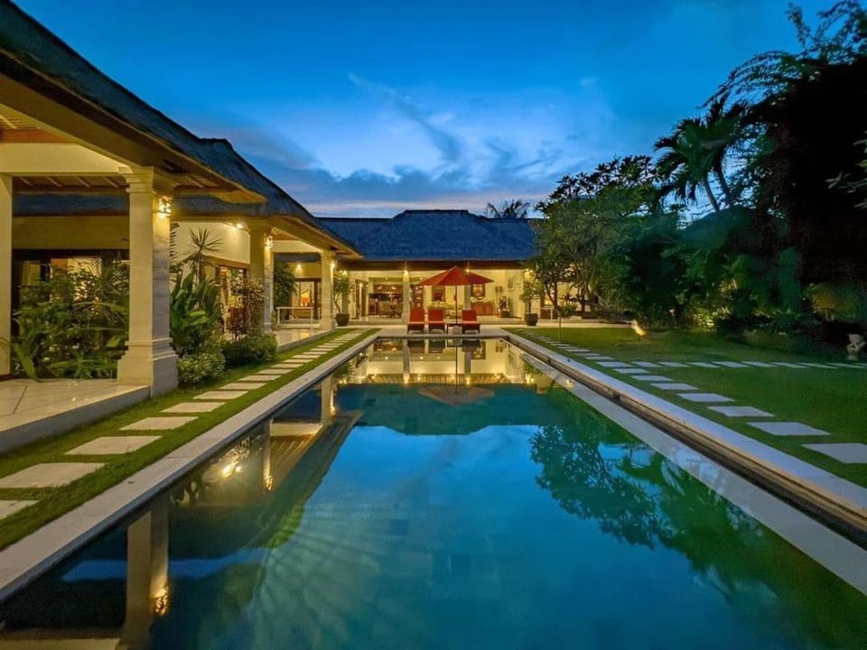 Spacious - Villa Santai - Central Seminyak Villa in Kuta