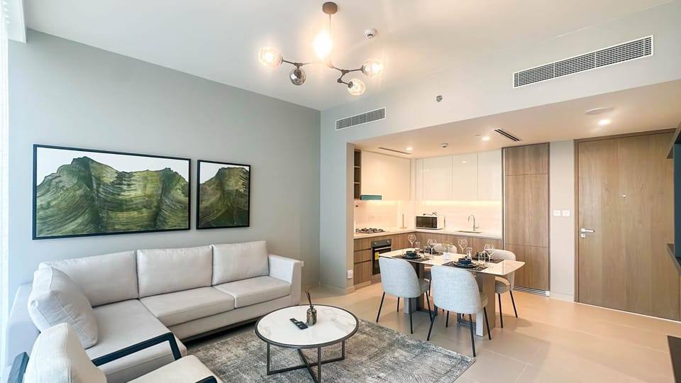 Kitchen or kitchenette, Living room, Seating area, Dining area