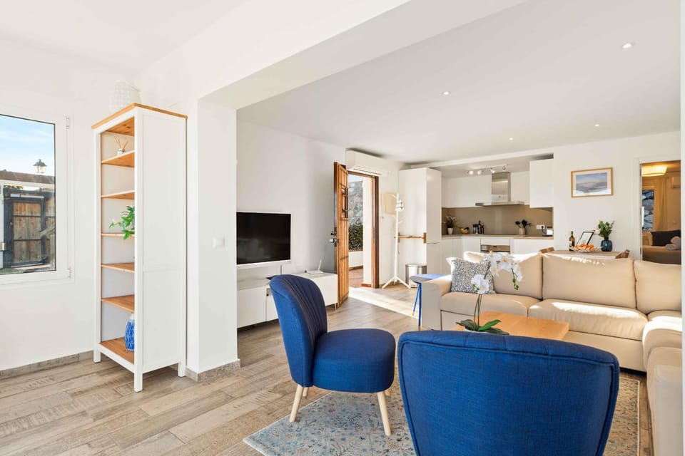 Communal lounge/ TV room, Living room