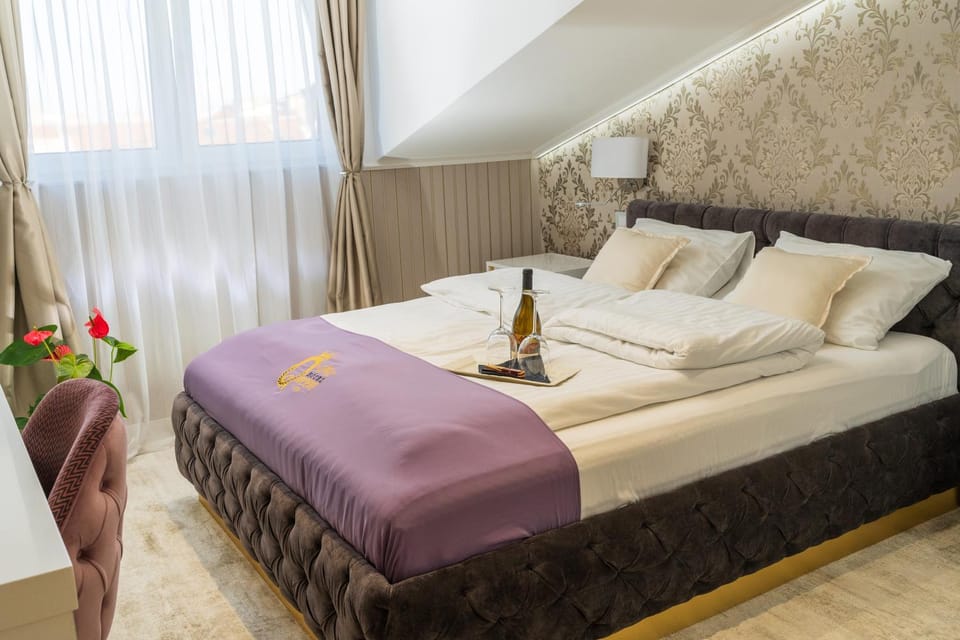 Queen Hotel Hotel in Novi Sad