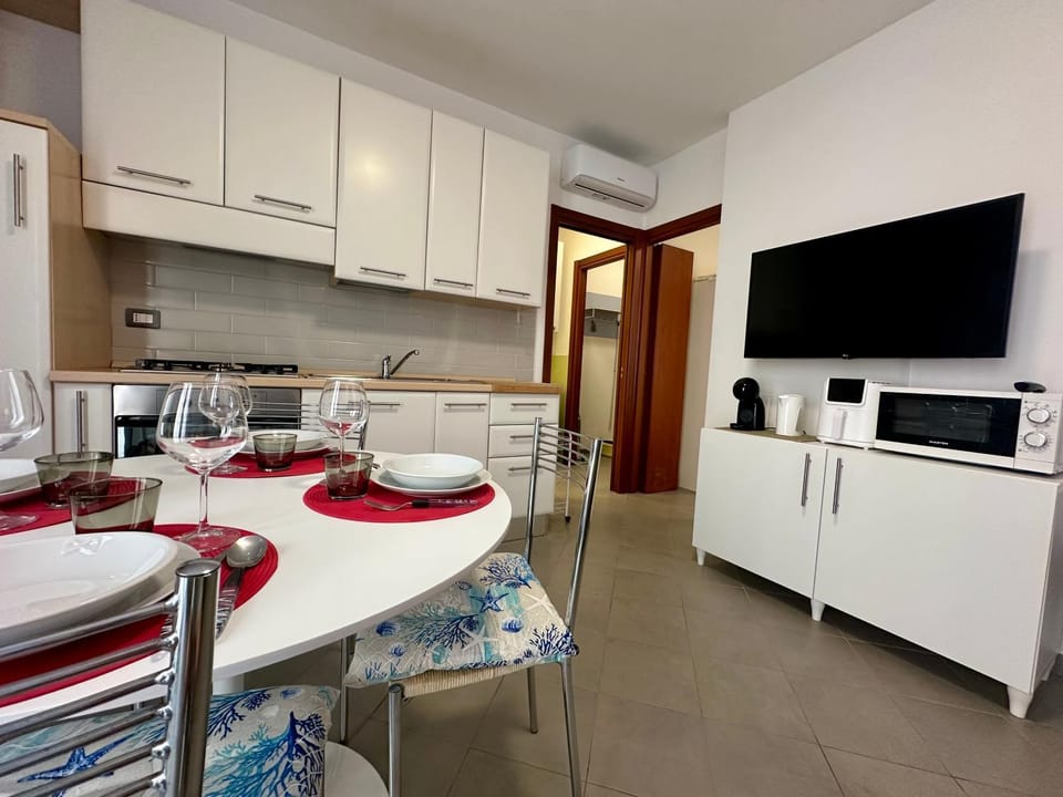 Communal lounge/ TV room, TV and multimedia, Kitchen or kitchenette, Living room, Seating area, Dining area, Evening entertainment, dishwasher, minibar, oven, pet friendly, stove