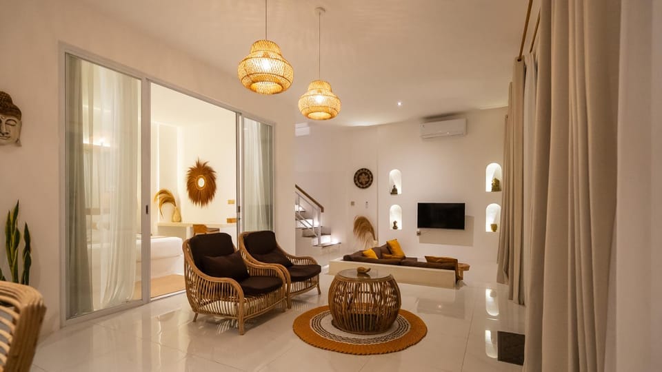 Communal lounge/ TV room, TV and multimedia, Living room, Seating area, Evening entertainment, air conditioner