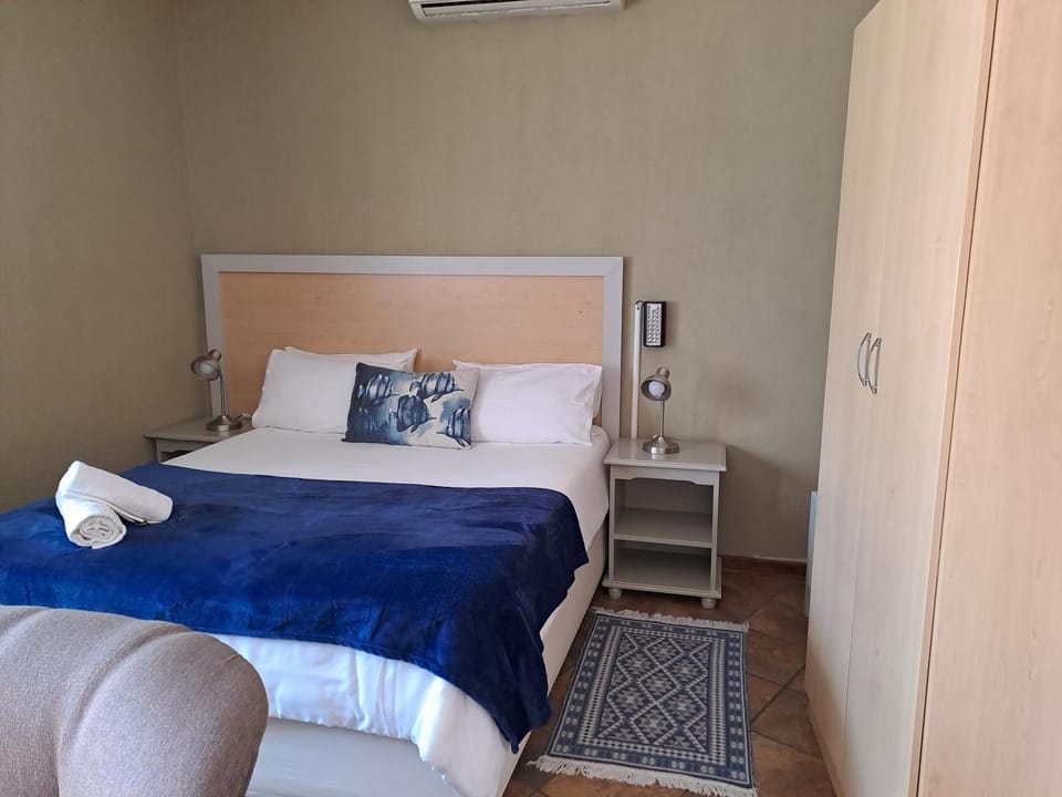 Bedroom, air conditioner