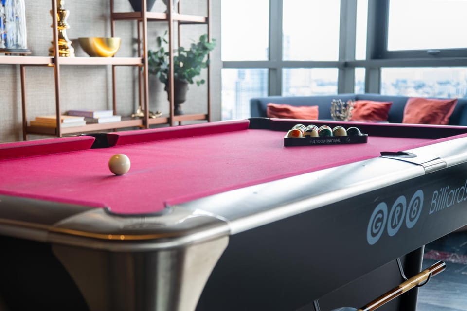 Billiard, Game Room