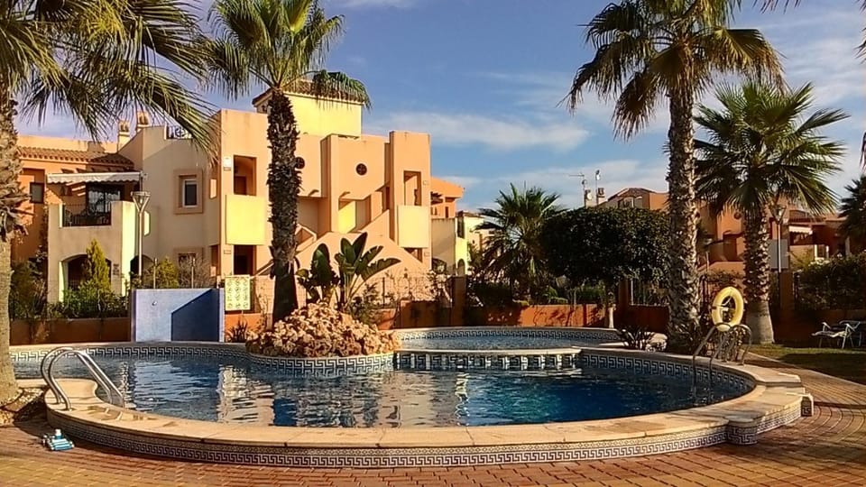 Property building, Day, Swimming pool