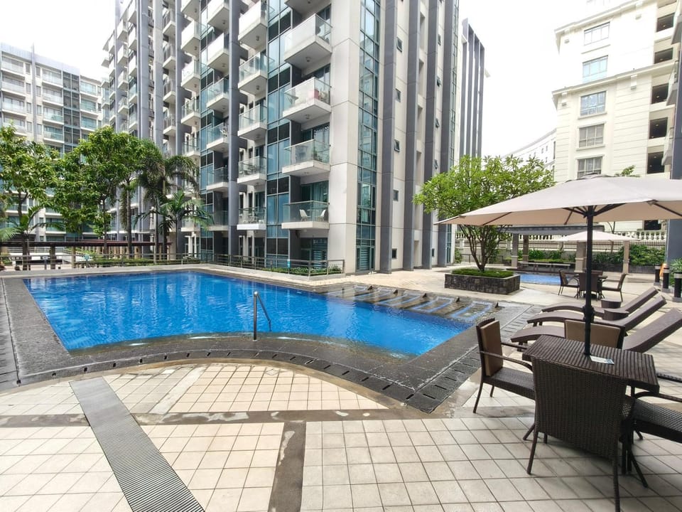 Swimming pool, Swimming pool