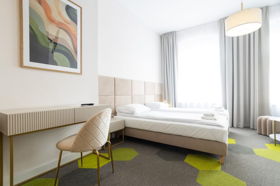 Bed, Living room, Photo of the whole room, Seating area, Bedroom