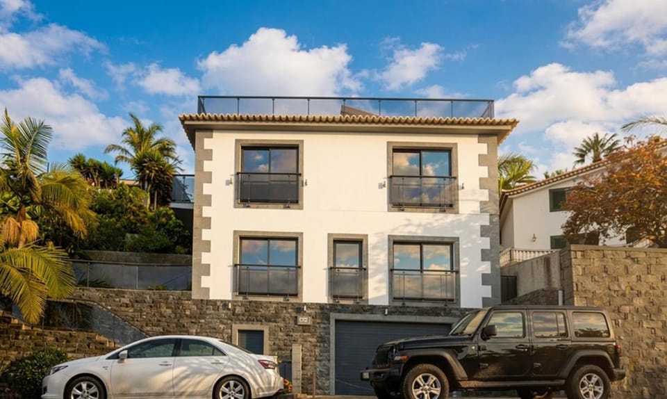 Facade/entrance, Off site, Parking