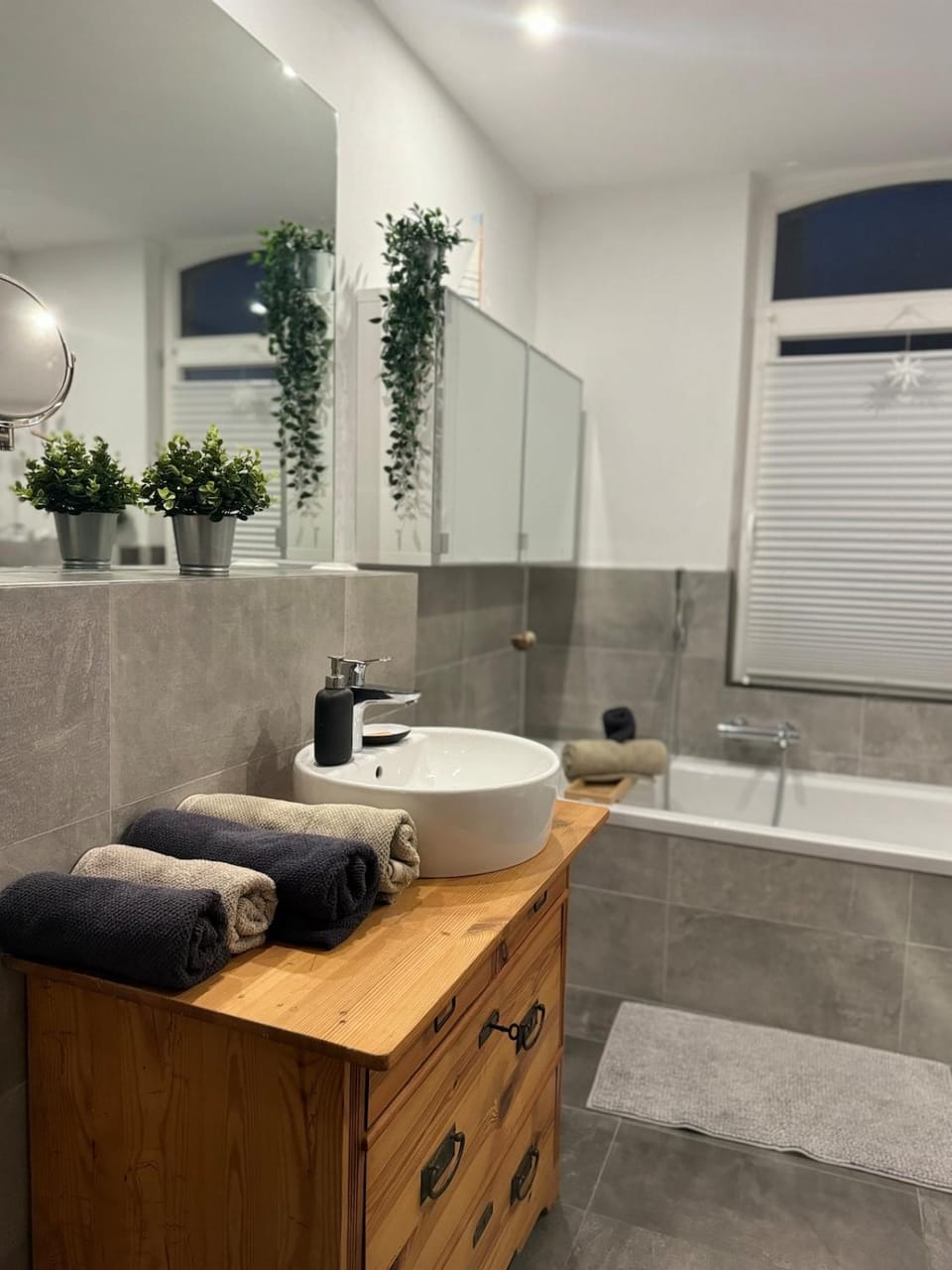 Bathroom, Bath, towels