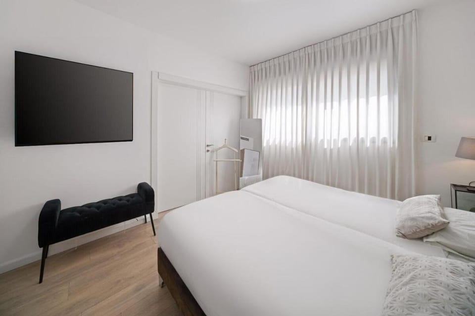 Dream 5BR Extravagant Penthouse by the Shuk Apartment in Jerusalem