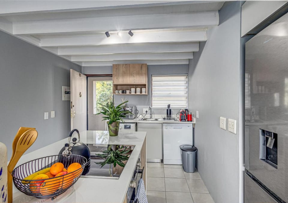 Via Positano 95, Paulshof Apartment in Sandton