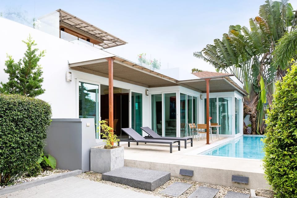 Property building, Patio, Day, Garden, Balcony/Terrace, Garden view, Pool view, Swimming pool, sunbed