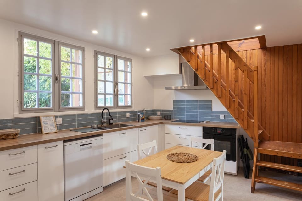 Kitchen or kitchenette, stove