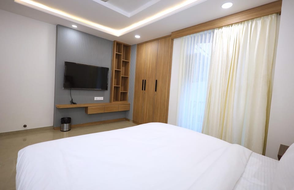 Communal lounge/ TV room, Bed, Photo of the whole room, wardrobe