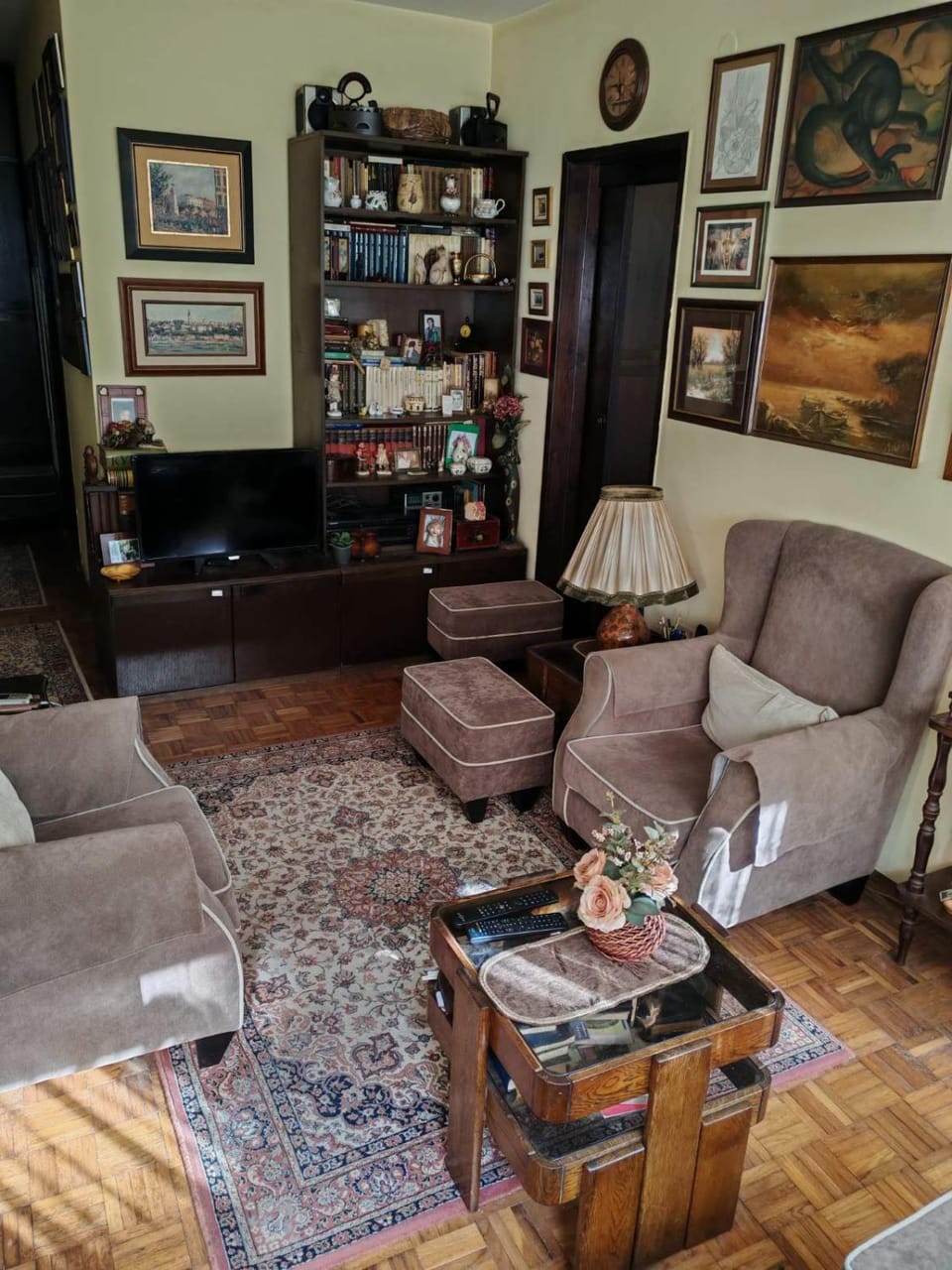 Library, Living room