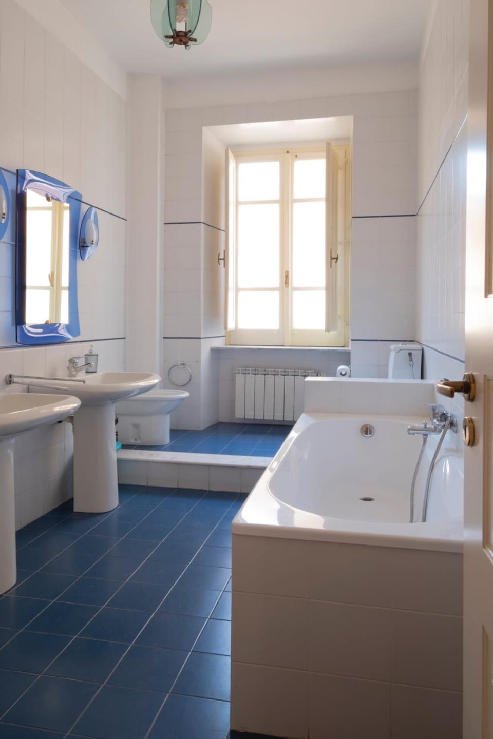 Bathroom, Bath, bidet