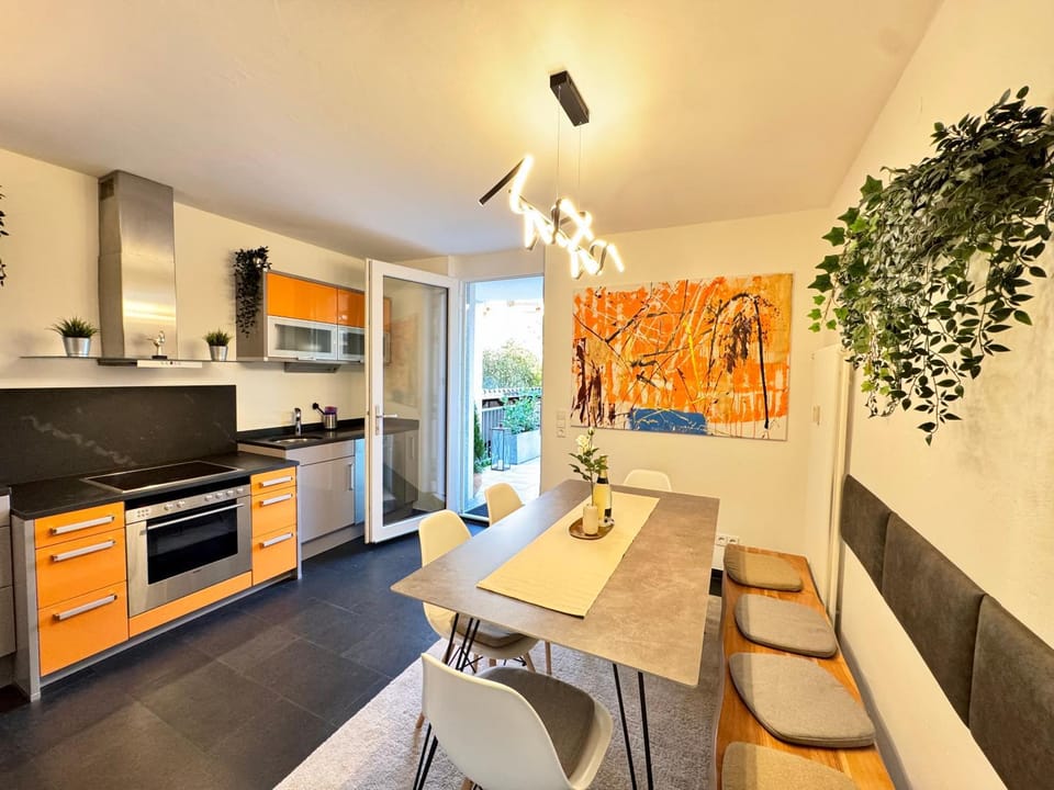 Dining area, kitchen