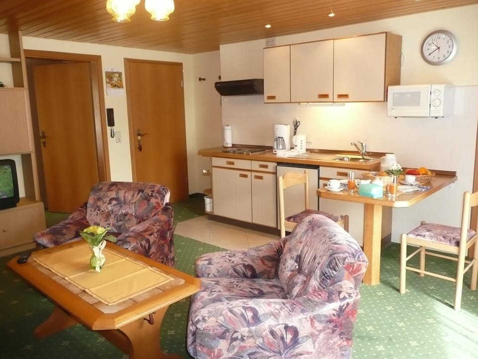 Kitchen or kitchenette, Photo of the whole room