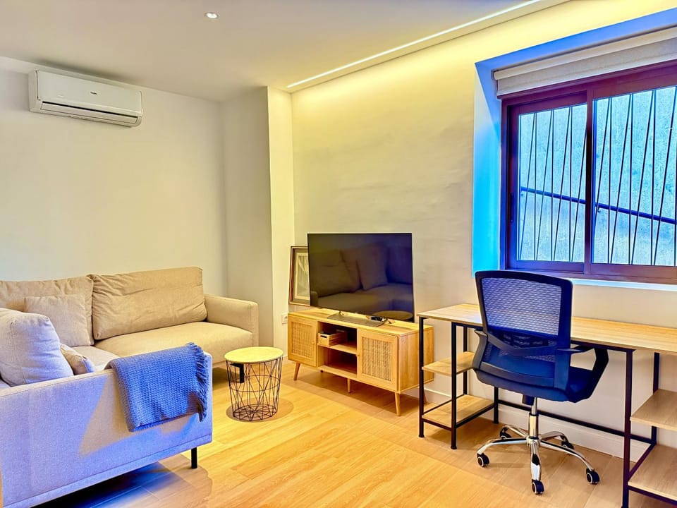 Communal lounge/ TV room, Living room
