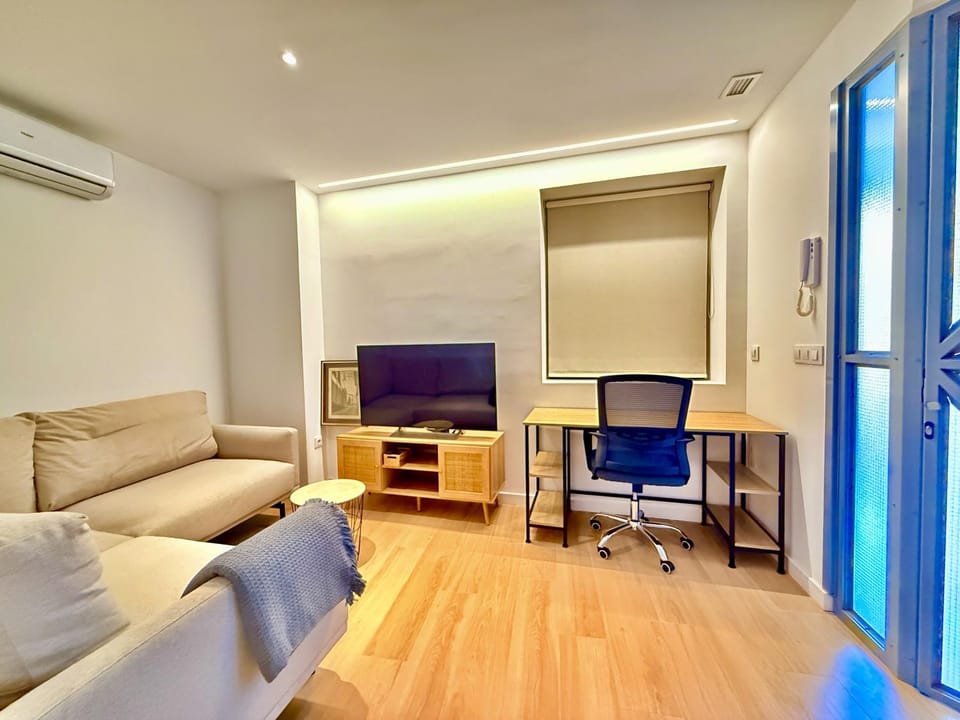 Communal lounge/ TV room, Living room