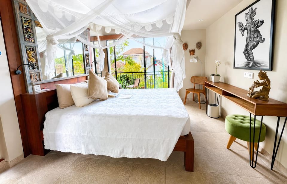 Bed, Coffee/tea facilities, View (from property/room), Balcony/Terrace, Photo of the whole room, Bedroom, Garden view, Mountain view, Pool view, Alcoholic drinks, Non alcoholic drinks, furniture, safe, air conditioner