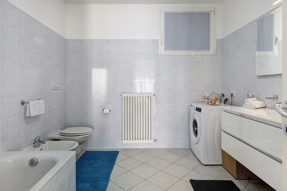 Bathroom, Living room