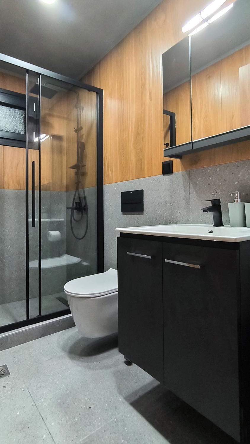 Shower, Toilet, Bathroom