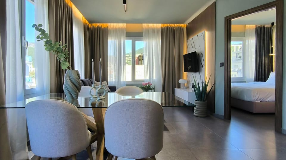 TV and multimedia, View (from property/room), Photo of the whole room, Seating area, City view