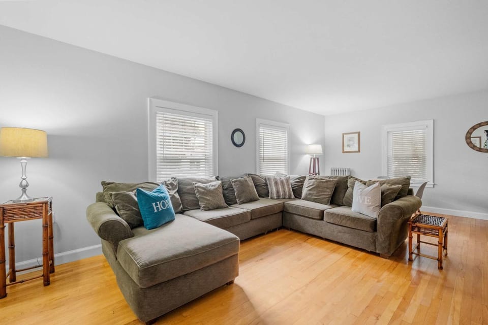 North End Single Family 4 Bed 2 Bath House in Manchester