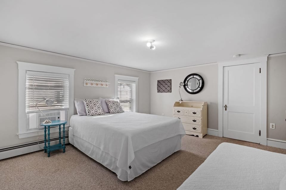 2nd Flr Large 1 Bed - Short to Midterm Rental Apartment in Exeter