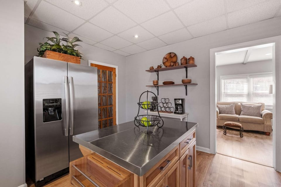 1st Flr 1 Bed 1 Ba Furnished-Pet Friendly Apartment in Manchester