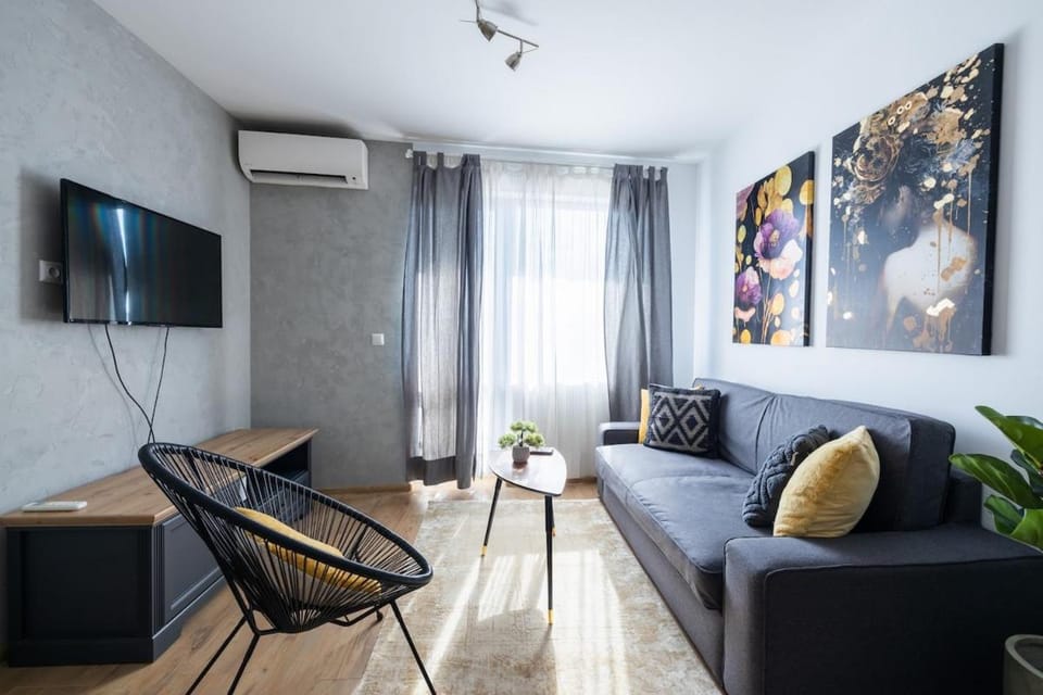 Chic Downtown Flat Apartment in Varna