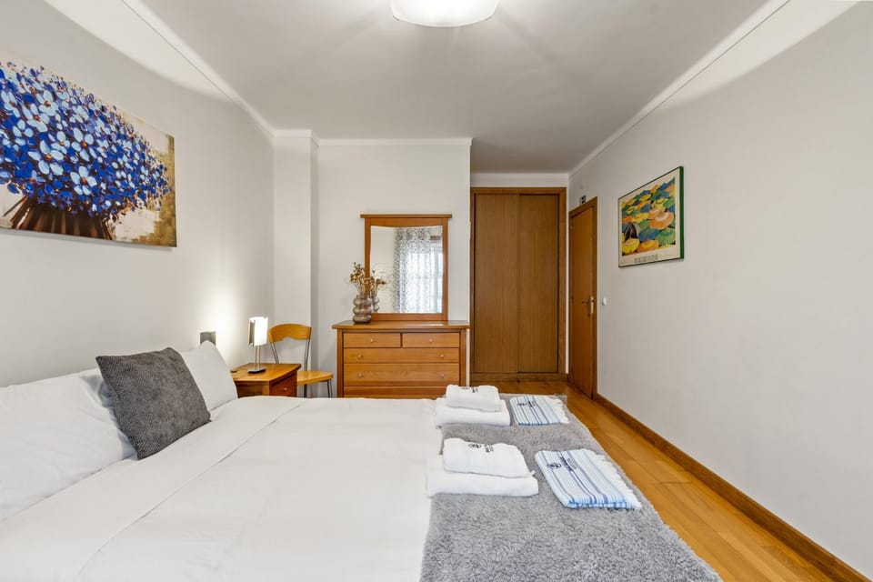 Bed, Photo of the whole room, Bedroom, towels, wardrobe