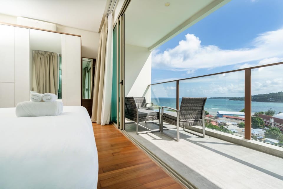 Bed, Natural landscape, View (from property/room), Balcony/Terrace, Photo of the whole room, Bedroom, Sea view