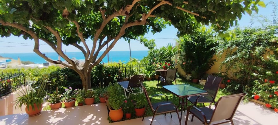 Balcony/Terrace, Dining area, Garden view, Sea view