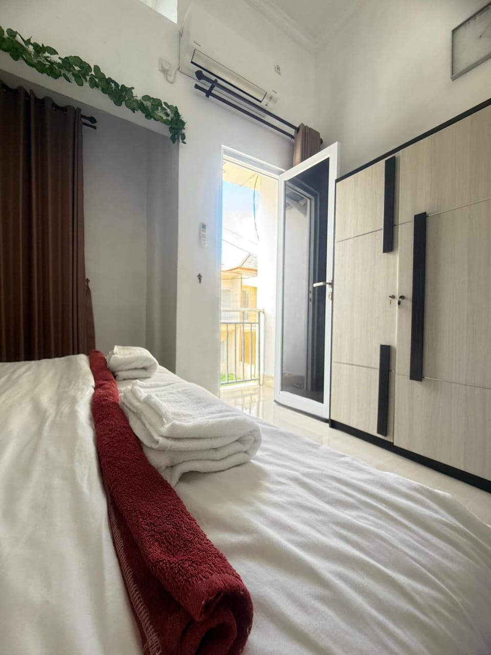 Bed, Photo of the whole room, Bedroom, towels, wardrobe, air conditioner