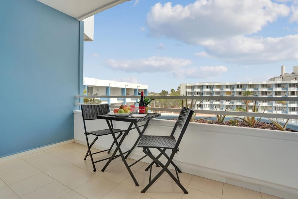 Top Floor Studio, Pools, Fast Internet, Parking Apartment in Abona