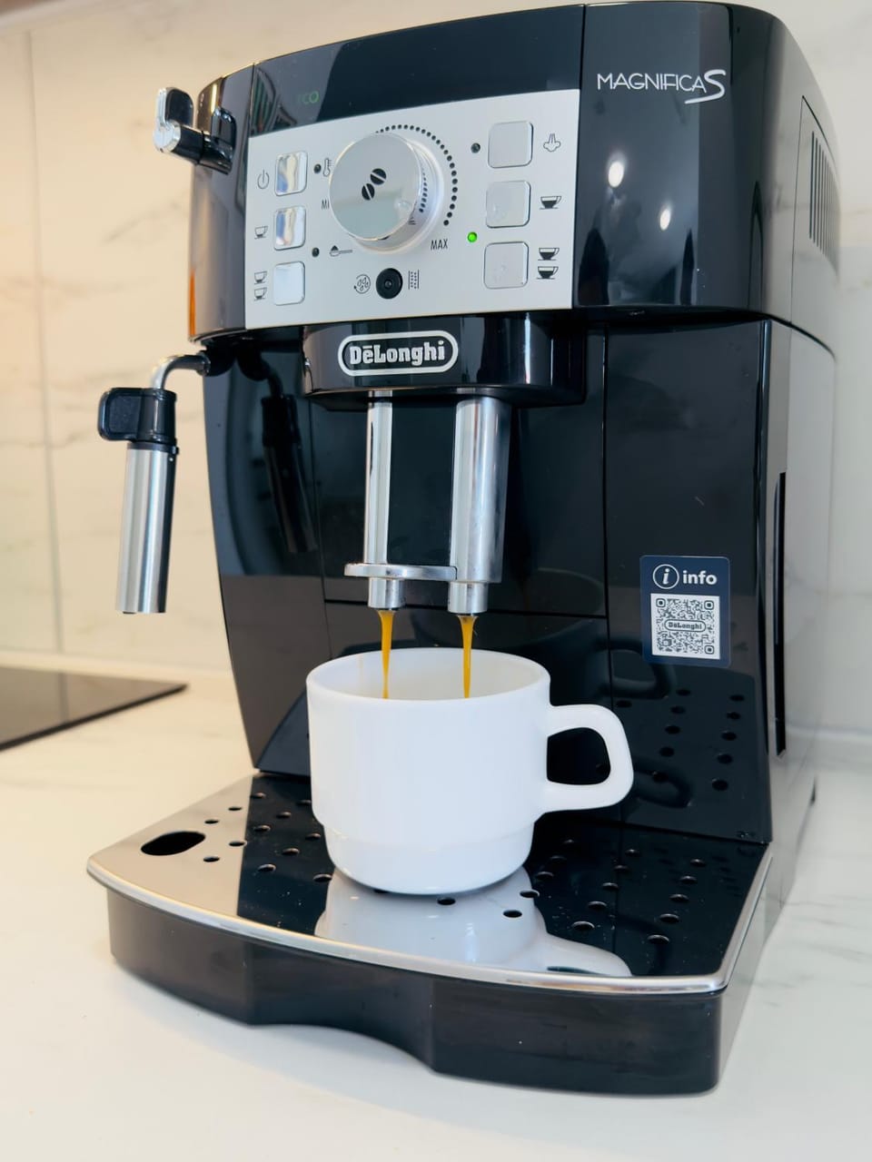 Coffee/tea facilities, Food and drinks, Breakfast, Drinks, kitchen